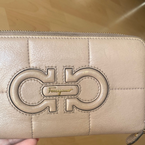 Ferragamo light brown Leather Wallet - Picture 1 of 13